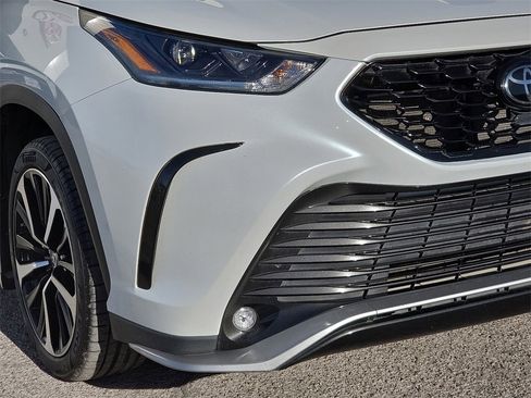 Certified 2022 Toyota Highlander XSE image 10