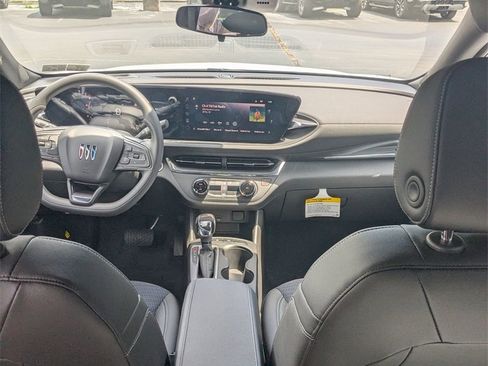 New 2025 Buick Envista Preferred image 10