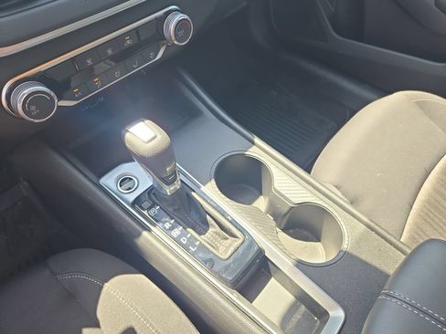 Used 2025 Nissan Altima 2.5 S FWD image 14