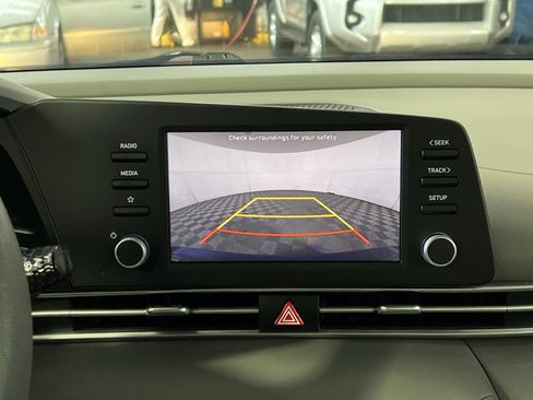 Used 2023 Hyundai Elantra SE FWD image 27