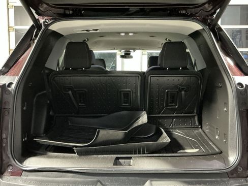 Used 2021 Chevrolet Traverse LT image 33