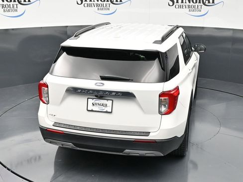 Used 2021 Ford Explorer XLT w/ Equipment Group 202A RWD image 17