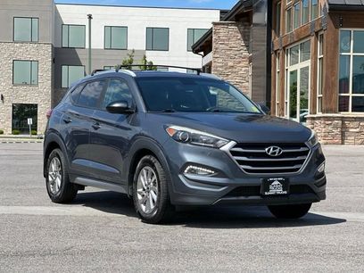 Used 2017 Hyundai Tucson SE w/ SE Popular Package 02