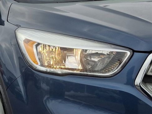 Used 2018 Ford Escape SE image 9