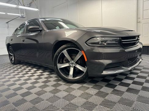 Used 2017 Dodge Charger SE w/ Popular Equipment Group image 1