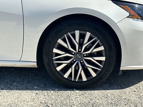 Used 2023 Nissan Altima 2.5 SV image 13