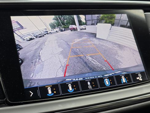 Used 2020 Buick Enclave Avenir w/ Avenir Technology Package AWD/4WD image 24