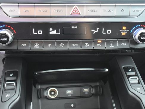 Used 2022 Kia Telluride EX w/ EX Premium Package FWD image 29