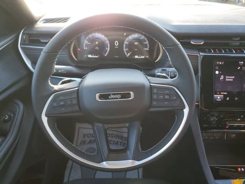 New 2025 Jeep Grand Cherokee Laredo X w/ Luxury Tech Group I image 19