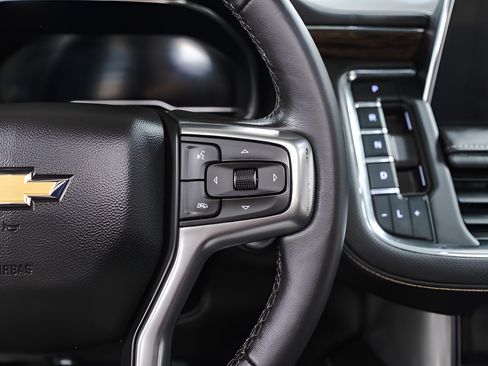 Used 2022 Chevrolet Tahoe Premier AWD/4WD image 13