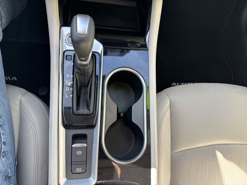 Used 2022 Nissan Altima 2.5 Platinum image 19