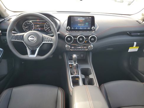 Used 2025 Nissan Sentra SR w/ SR Premium Package FWD image 14