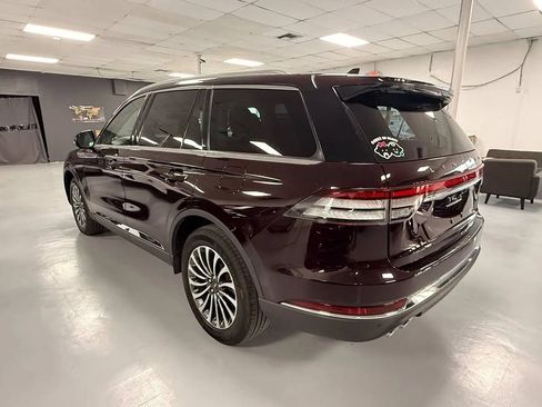 Used 2024 Lincoln Aviator AWD w/ Premium Package image 8
