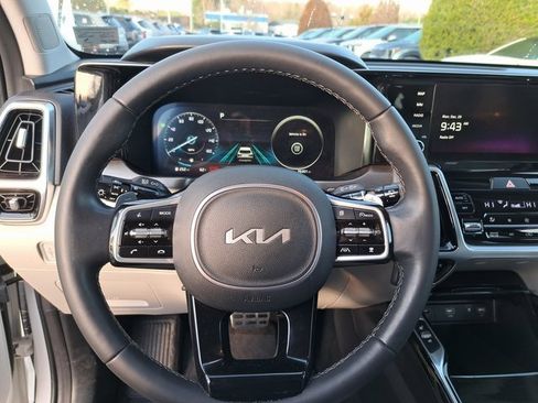 Used 2023 Kia Sorento SX Prestige image 11