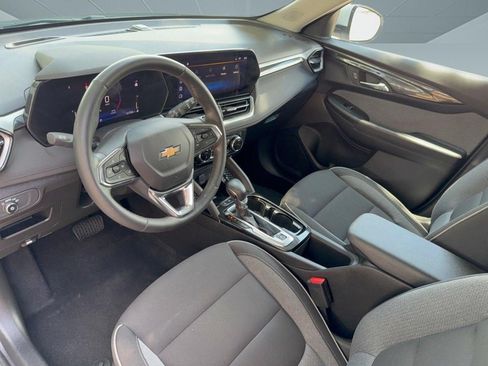 Certified 2024 Chevrolet TrailBlazer LT w/ Convenience Package FWD image 4