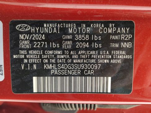 Used 2025 Hyundai Elantra SEL FWD image 33