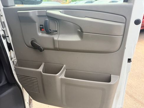 Used 2011 Chevrolet Express 2500 RWD image 14