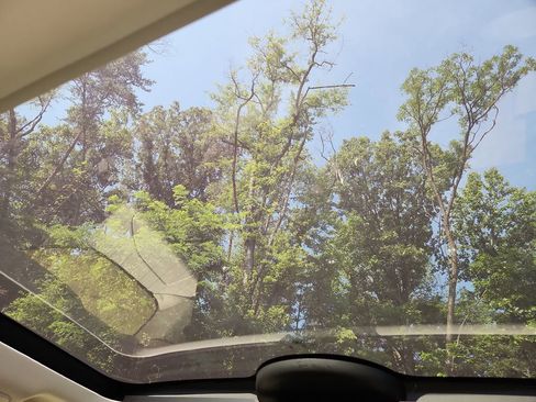 New 2025 Land Rover Discovery Dynamic SE image 28