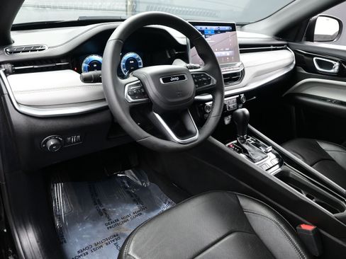 Used 2025 Jeep Compass Limited w/ Elite Group image 13