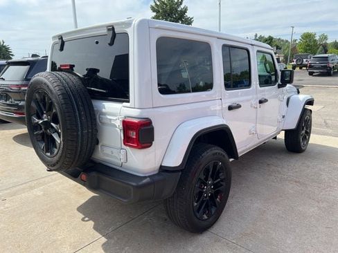 Certified 2025 Jeep Wrangler Unlimited Sahara w/ Safety Group AWD/4WD image 6