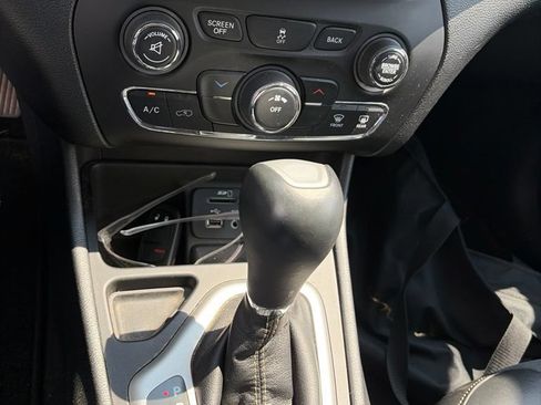 Used 2018 Jeep Cherokee Latitude Plus FWD image 6