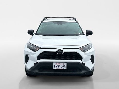 Used 2021 Toyota RAV4 LE FWD image 9
