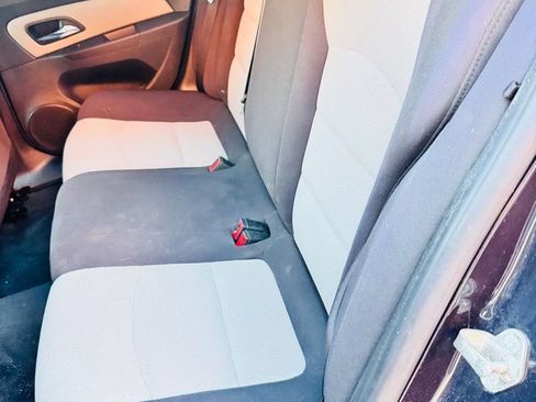 Used 2015 Chevrolet Cruze LS image 11