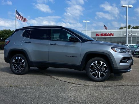 Used 2023 Jeep Compass Limited w/ Sun and Sound Group AWD/4WD image 1