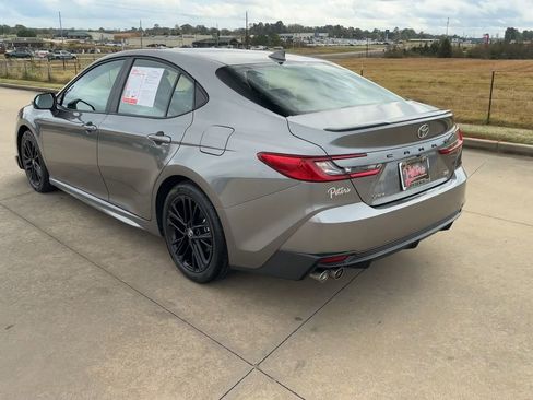 Used 2025 Toyota Camry SE image 7