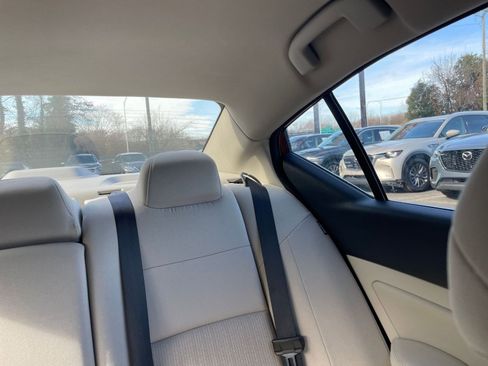 Used 2025 Nissan Altima 2.5 SV image 36