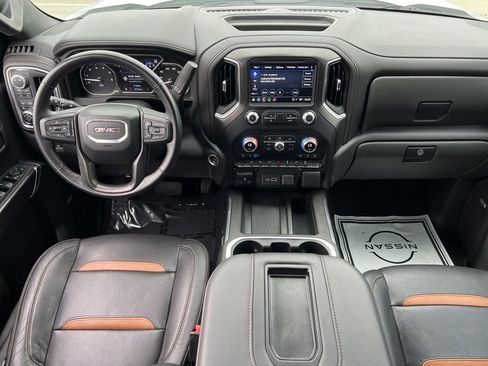 Used 2022 GMC Sierra 1500 AT4 w/ AT4 Premium Package AWD/4WD image 9