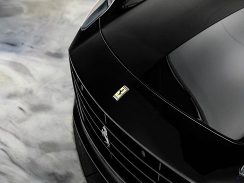 Used 2016 Ferrari California T image 35