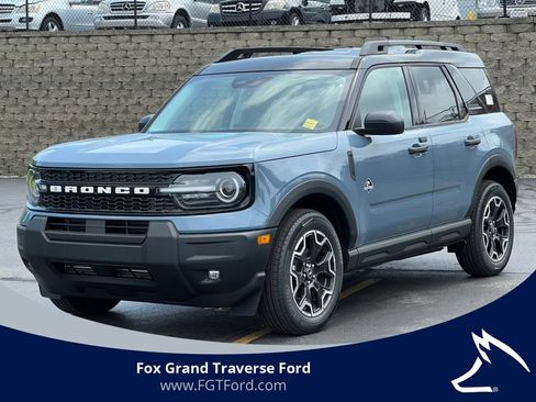 Used 2026 Ford Bronco Sport Outer Banks AWD/4WD image 1