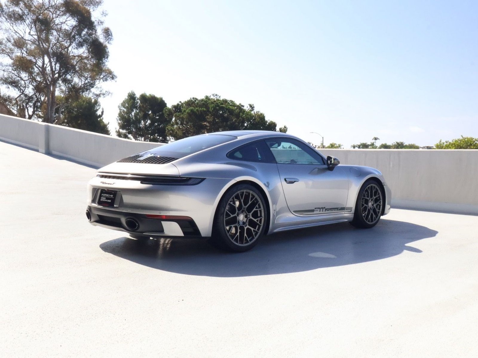 Certified 2024 Porsche 911 Carrera RWD image 8