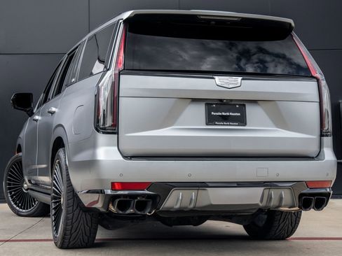 Used 2023 Cadillac Escalade V image 6