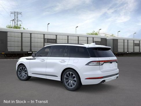 New 2026 Lincoln Aviator AWD image 4
