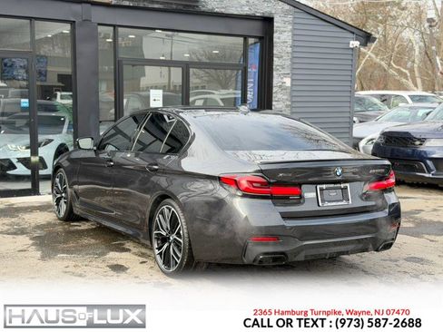 Used 2021 BMW M550i xDrive w/ Dynamic Handling Package image 25