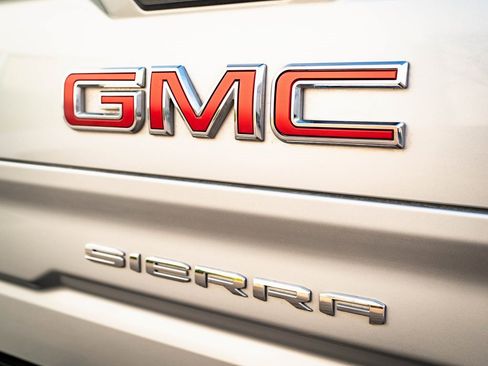 Used 2022 GMC Sierra 1500 AT4 w/ AT4 Premium Package image 18