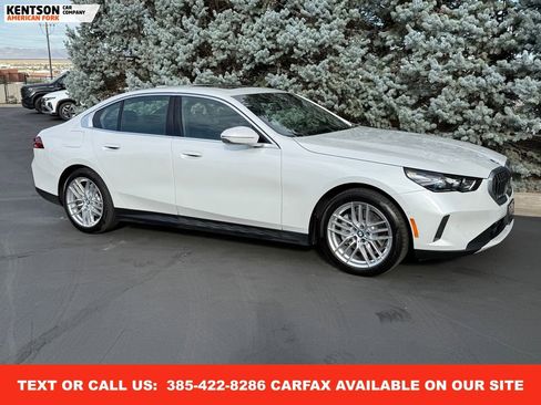 Used 2025 BMW 530i xDrive image 12