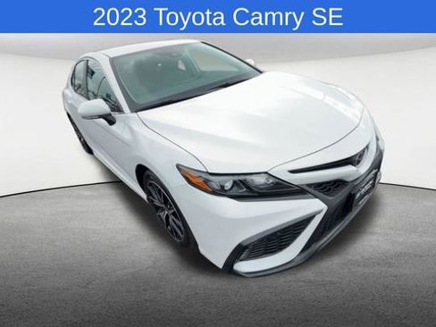 Used 2023 Toyota Camry SE AWD/4WD image 2