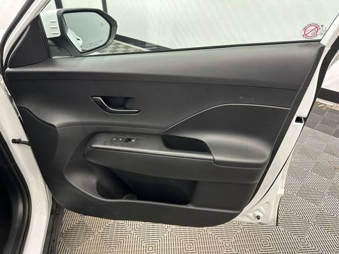Used 2025 Hyundai Kona SEL FWD image 15