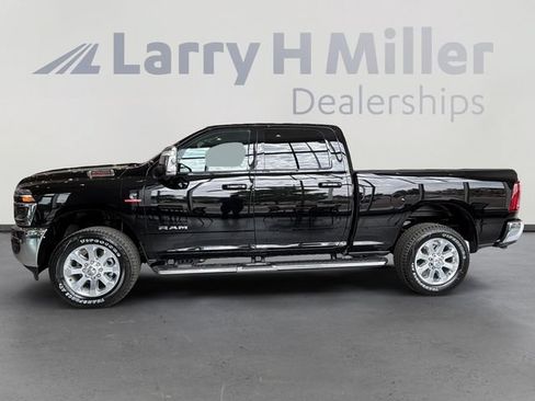 New 2026 RAM 2500 Laramie w/ Towing Technology Group AWD/4WD image 2