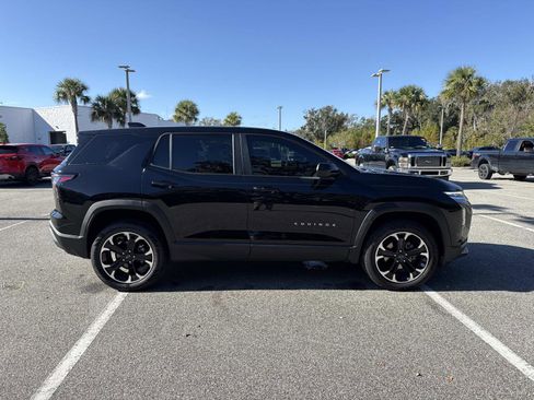 Used 2025 Chevrolet Equinox LT image 2
