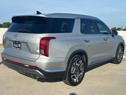Used 2023 Hyundai Palisade Limited FWD image 13