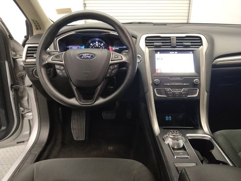 Used 2019 Ford Fusion SE image 22