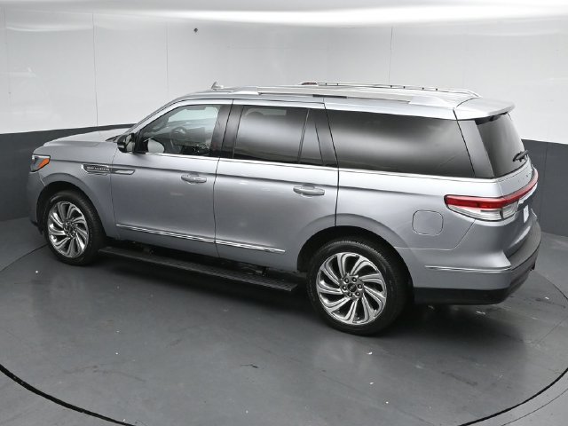 Certified 2023 Lincoln Navigator Reserve AWD/4WD image 51
