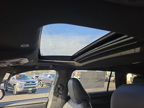 New 2026 Toyota Highlander XSE image 14