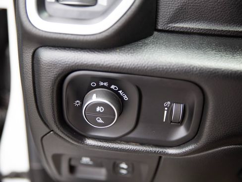 Used 2022 RAM 1500 Big Horn AWD/4WD image 19