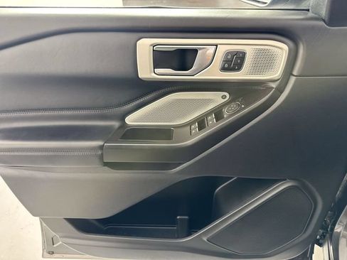 Used 2020 Ford Explorer Platinum w/ Premium Technology Package AWD/4WD image 21