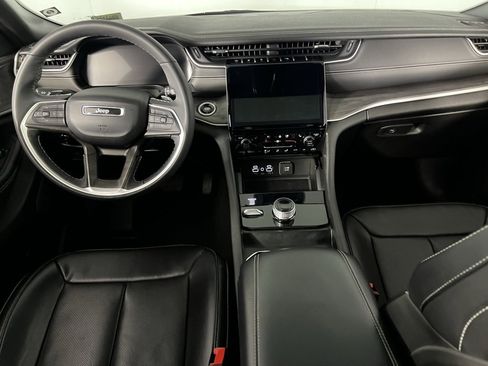 Certified 2024 Jeep Grand Cherokee L Limited w/ Luxury Tech Group II image 12